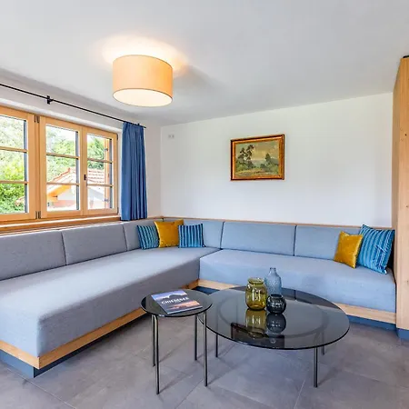 Graf Chiemo Suites - Direkt Am Chiemsee Mit Separatem Seezugang Chieming Exterior photo