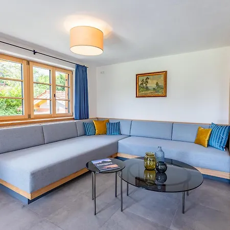 Graf Chiemo Suites - Direkt Am Chiemsee Mit Separatem Seezugang Chieming Exterior photo