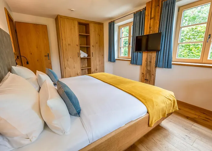 Graf Chiemo Suites - Direkt Am Chiemsee Mit Separatem Seezugang
