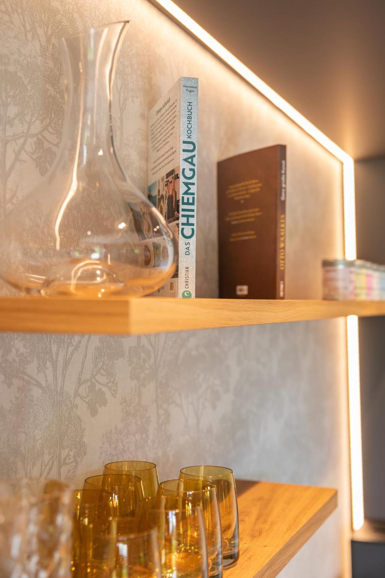 Apartment Graf Chiemo - Direkt Am Chiemsee Mit Separatem Seezugang Chieming