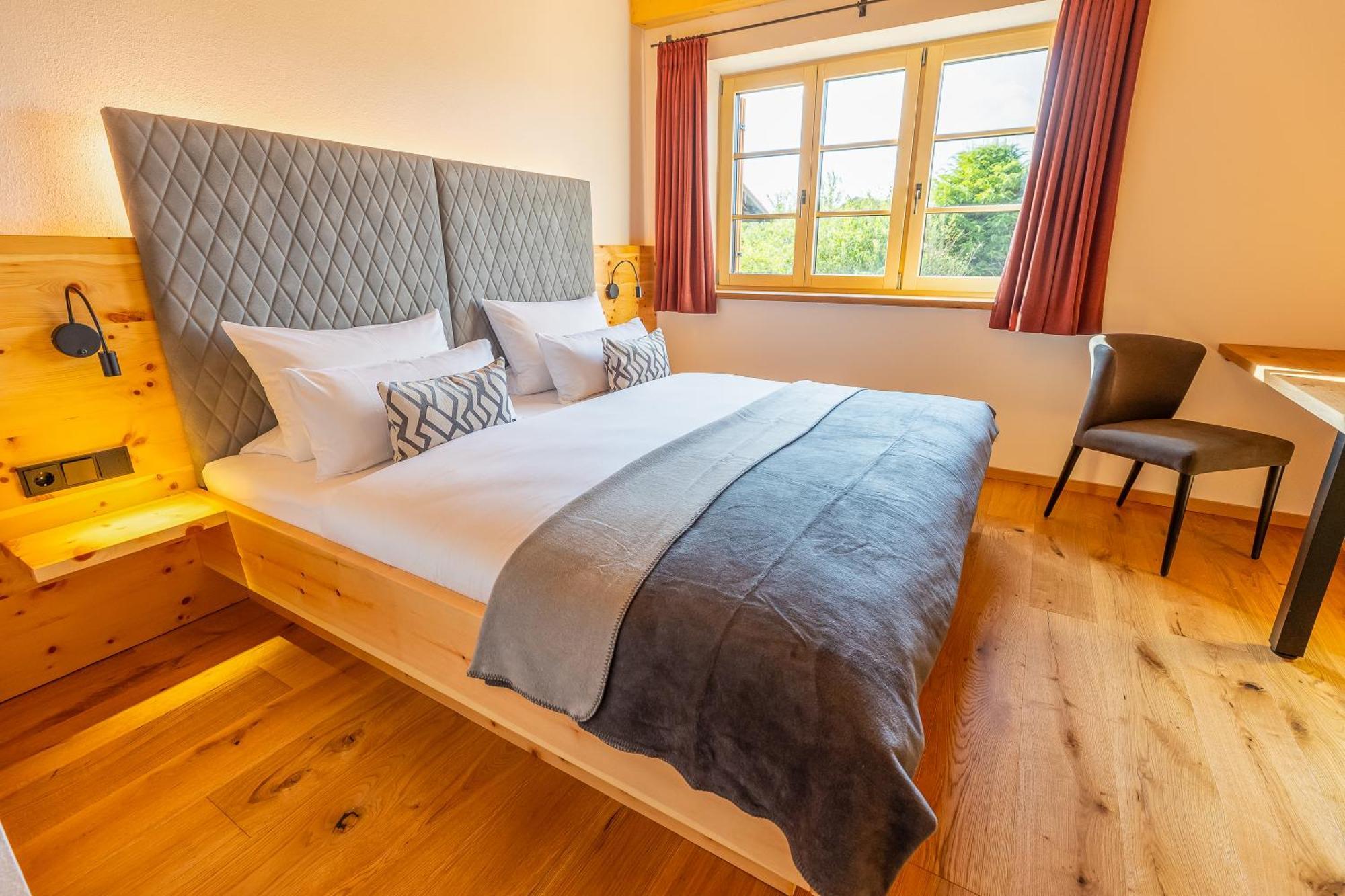 Apartment Graf Chiemo - Direkt Am Chiemsee Mit Separatem Seezugang Chieming