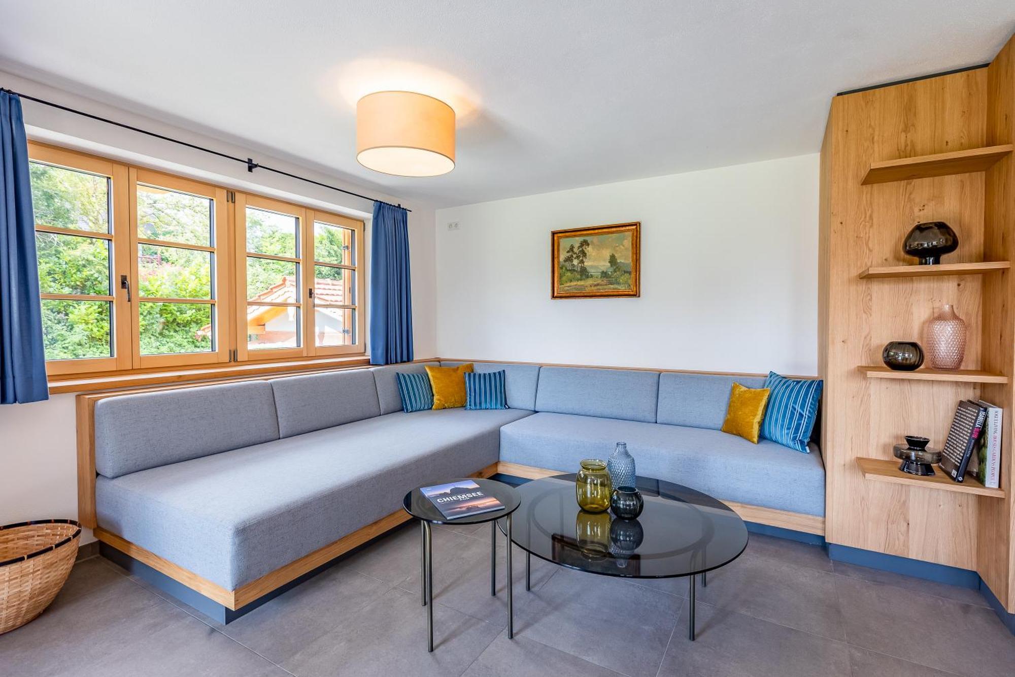Apartment Graf Chiemo - Direkt Am Chiemsee Mit Separatem Seezugang