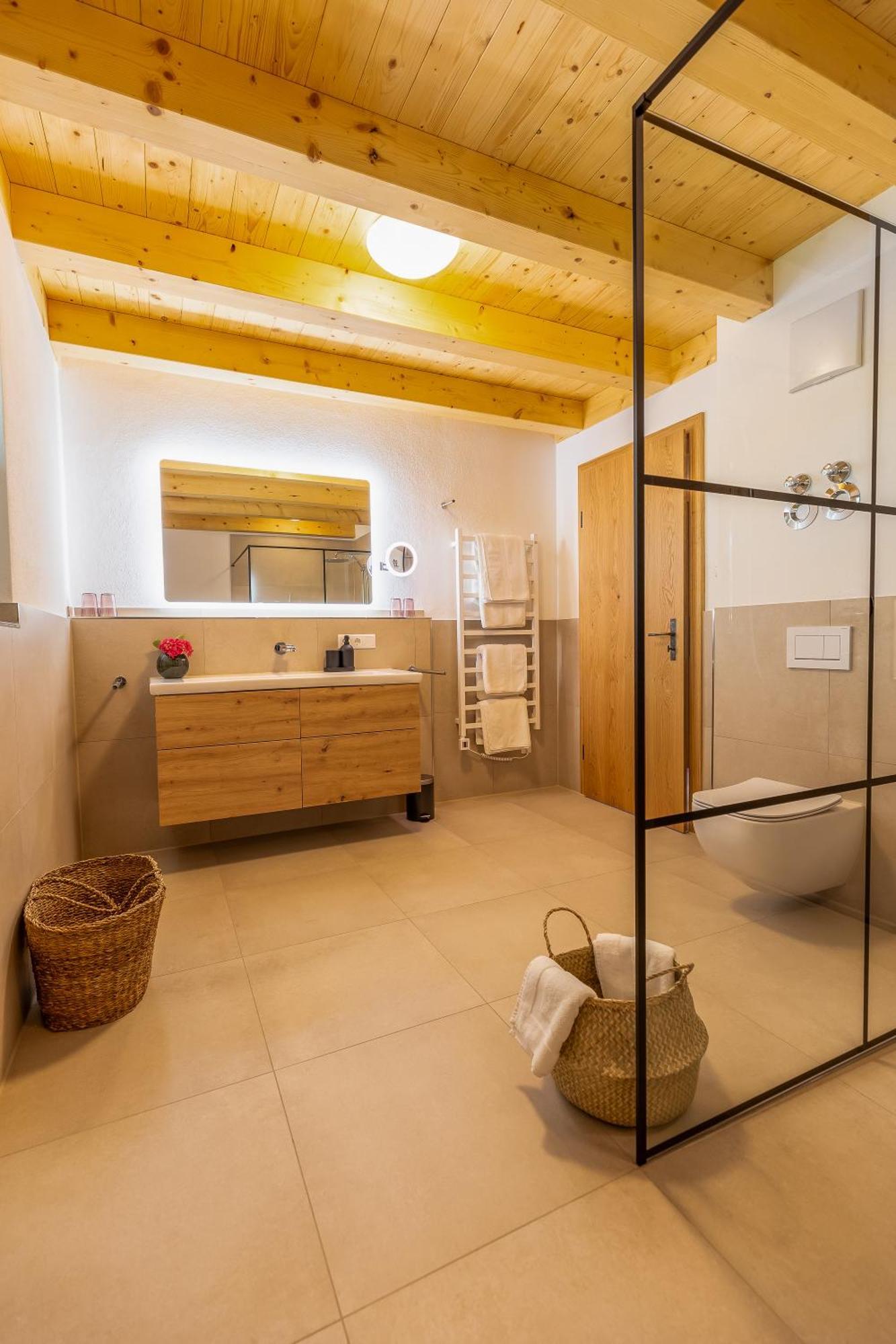 Graf Chiemo - Direkt Am Chiemsee Mit Separatem Seezugang Apartment *