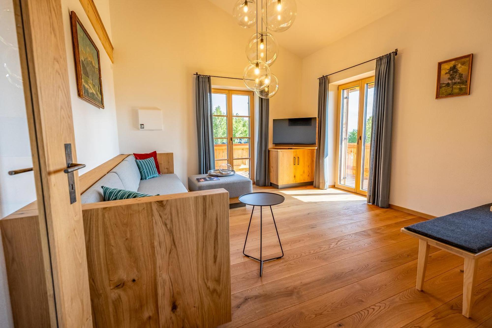 Graf Chiemo - Direkt Am Chiemsee Mit Separatem Seezugang Apartment *