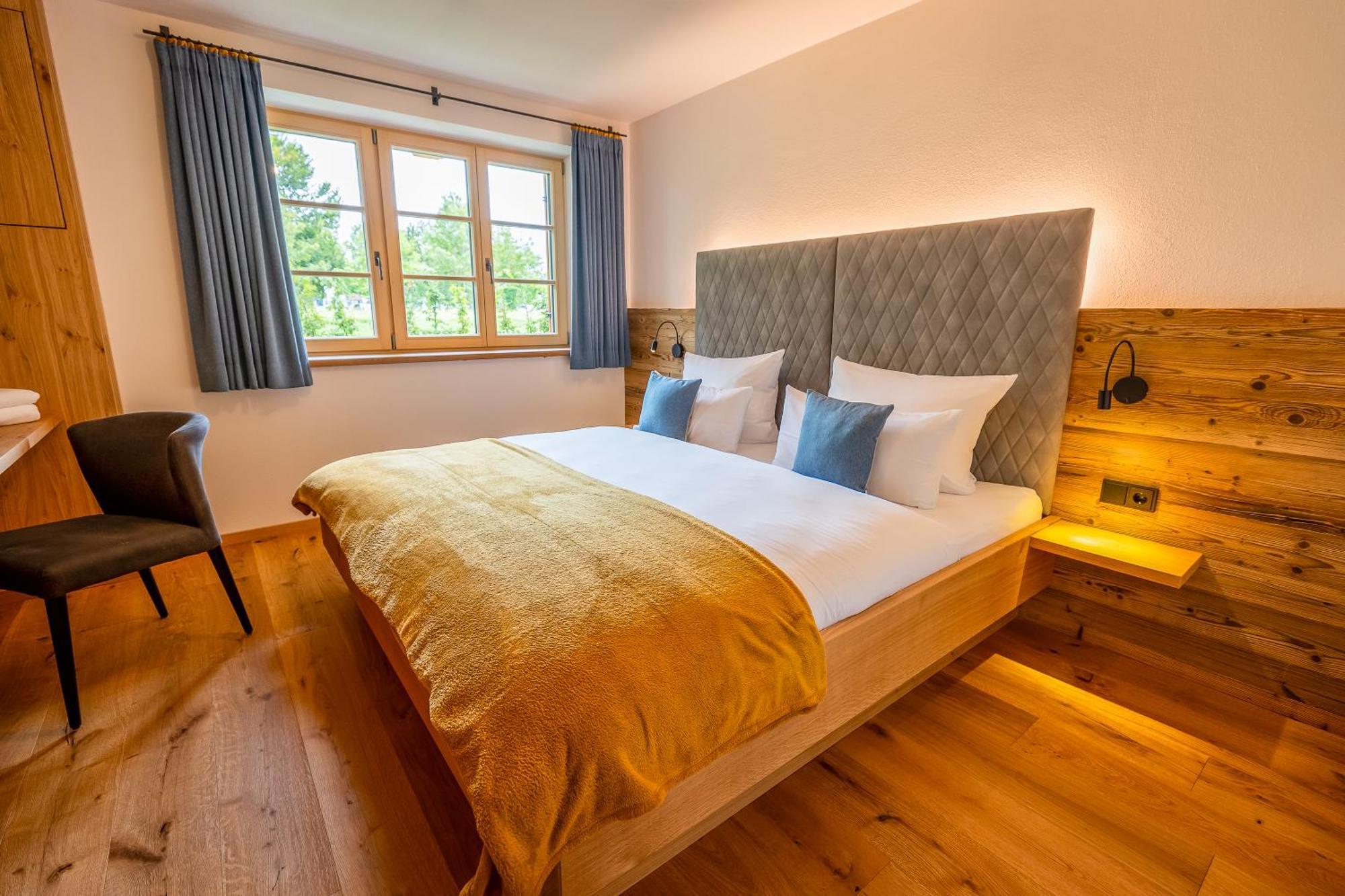 Apartment Graf Chiemo - Direkt Am Chiemsee Mit Separatem Seezugang *