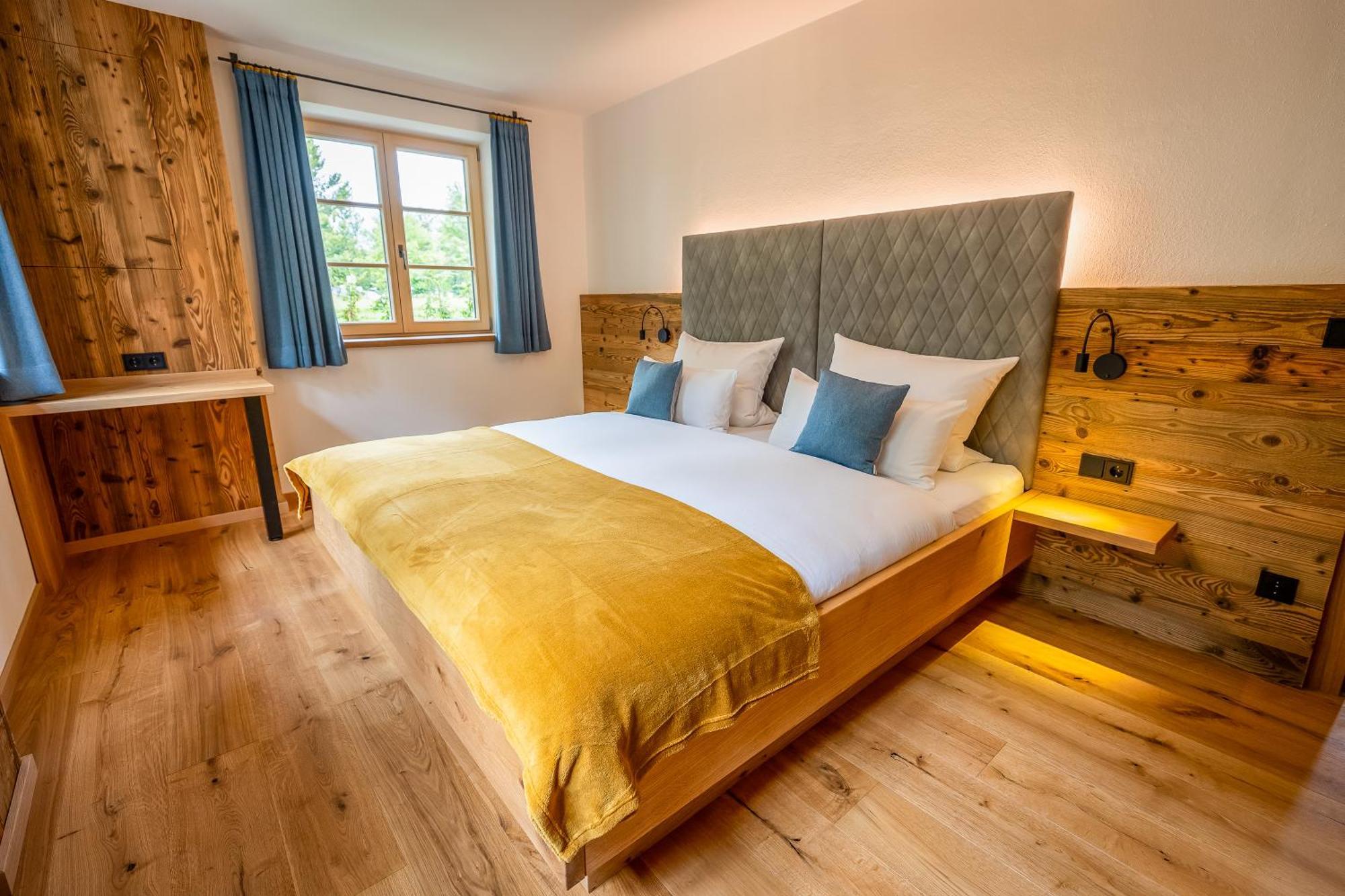 Apartment Graf Chiemo - Direkt Am Chiemsee Mit Separatem Seezugang